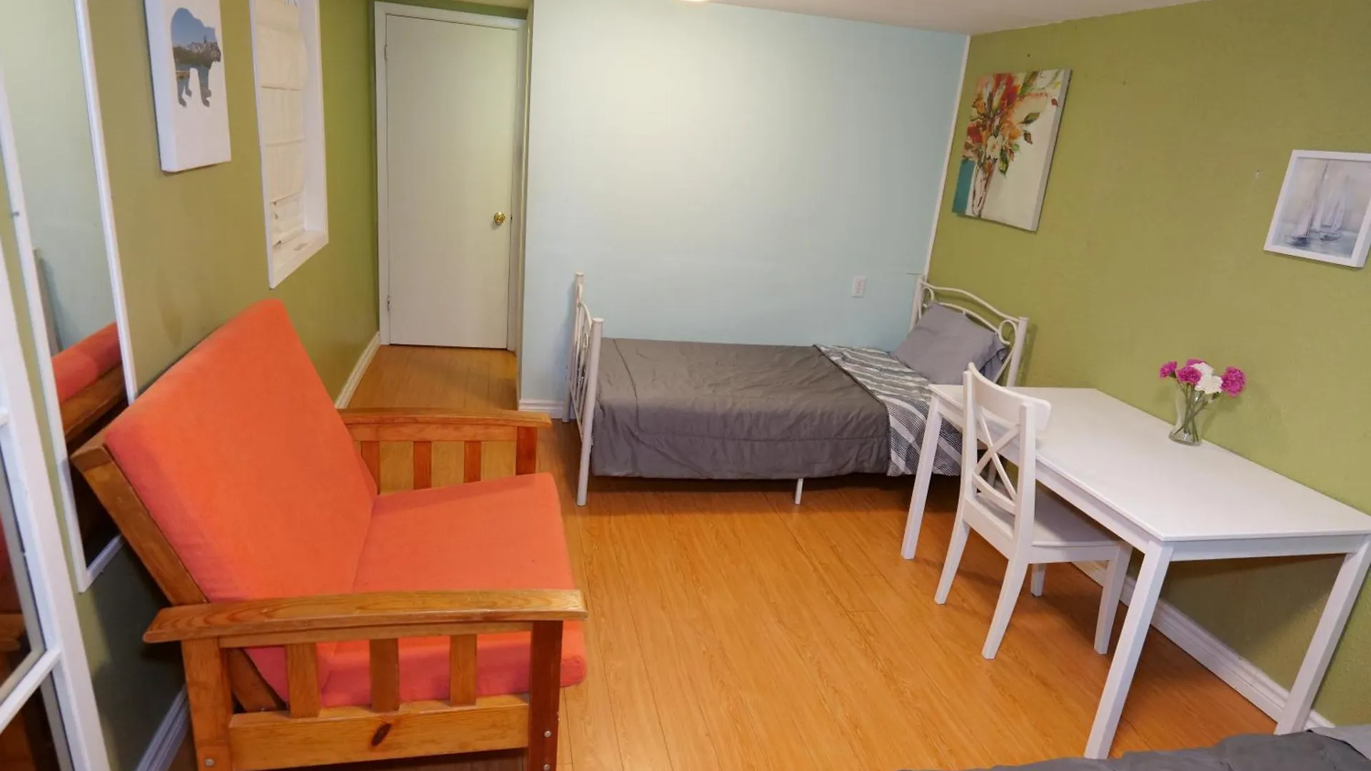 Peaceful Serenity House Toronto Homestay