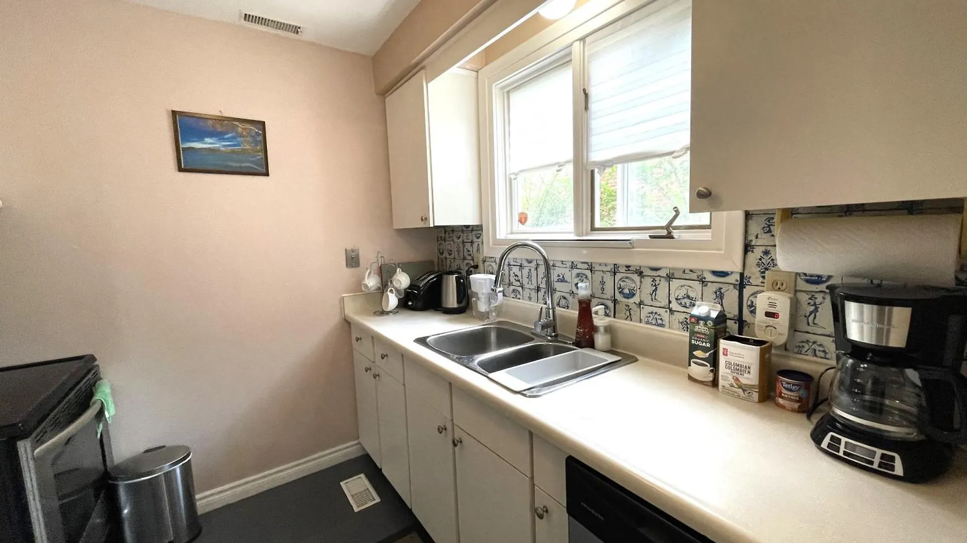 Peaceful Serenity House Toronto Homestay